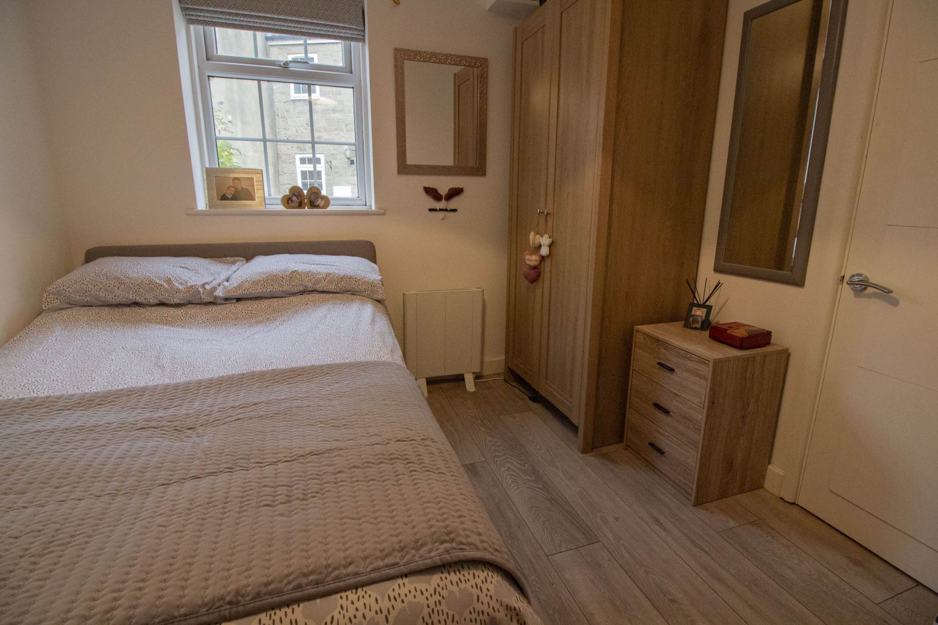 Vallis Court, Frome, Image 8