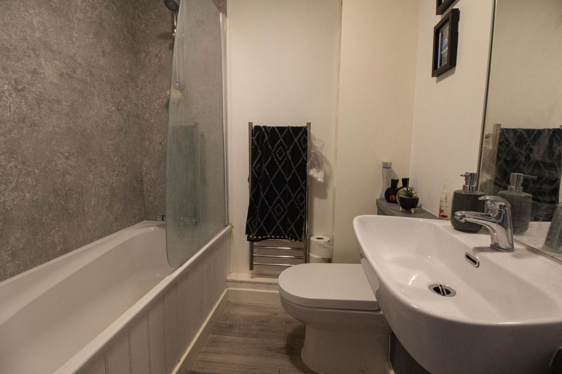 Vallis Court, Frome, Image 9