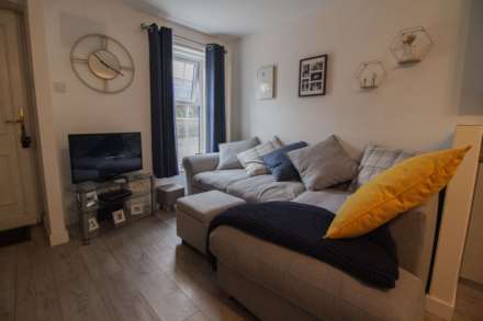 Vallis Court, Frome, Image 3