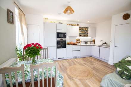 Caxton Road, Frome, Image 4
