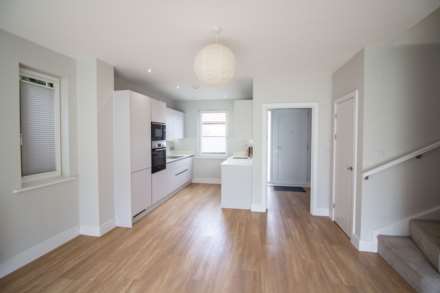 Caxton Road, Frome, Image 3