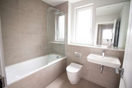 Caxton Road, Frome, Image 9