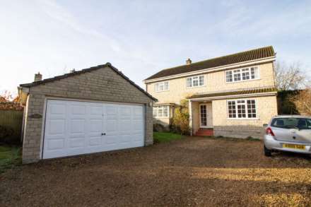 Walnut Close, Rode, Image 1