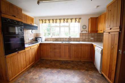 Walnut Close, Rode, Image 8