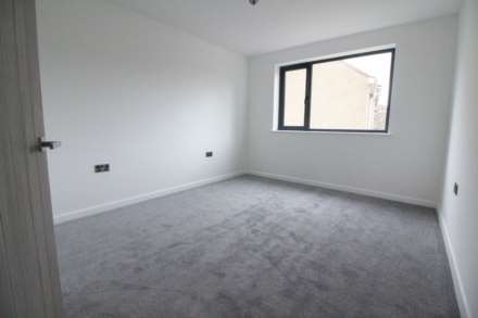 Lewis Crescent, Frome, Image 7