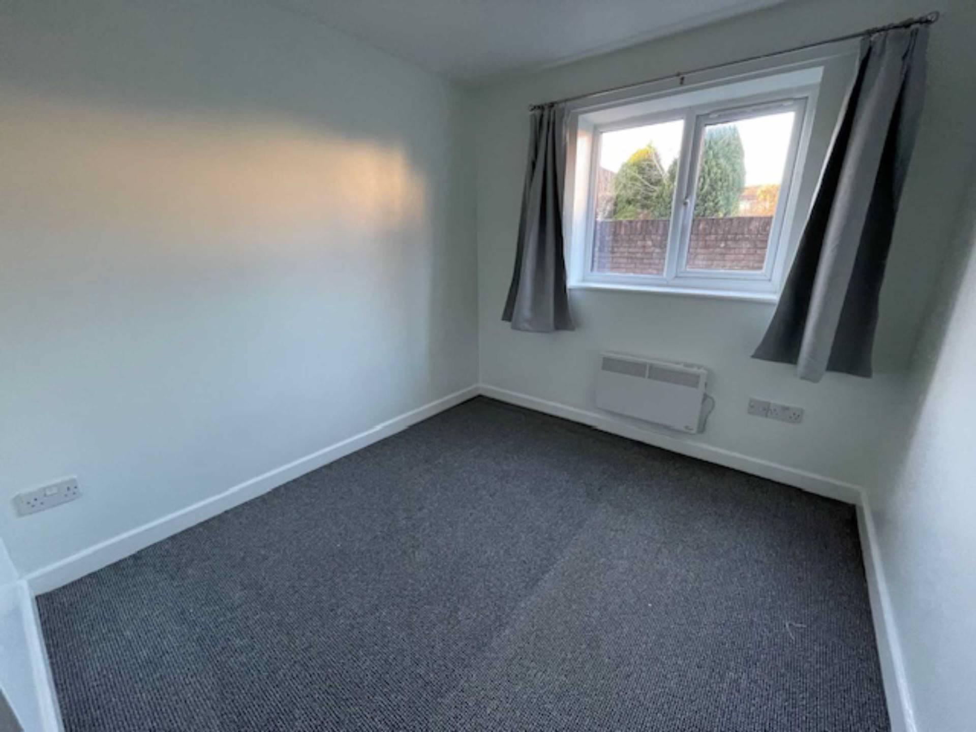 Weavers Court, Frome, Image 5