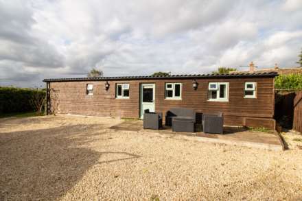 2 Bedroom Bungalow, Rode Farm, Rode