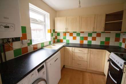 Laburnum Close, Frome, Image 4