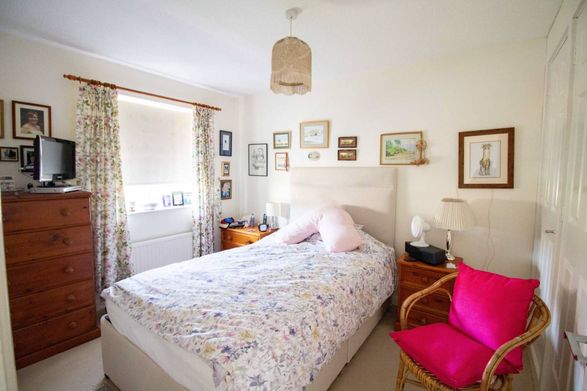 Magnolia Close, Frome, Image 2