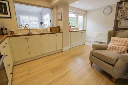 Downs View Road, Westbury, Image 4