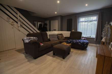 Stonebridge Drive, Frome, Image 3