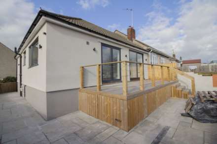 Lewis Crescent, Frome, Image 12