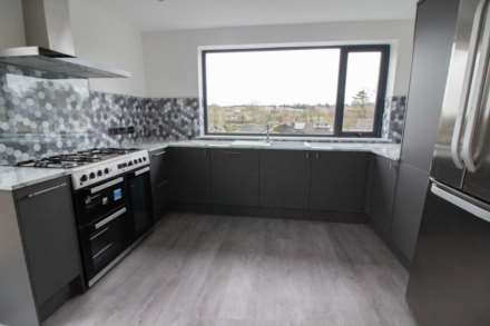 Lewis Crescent, Frome, Image 4