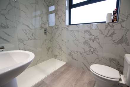 Lewis Crescent, Frome, Image 9