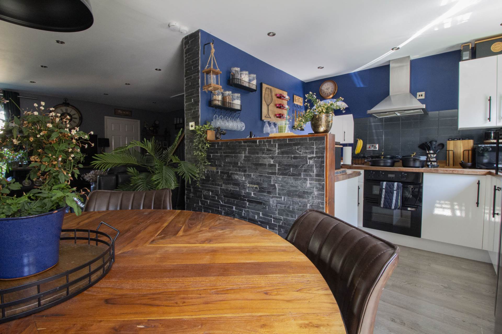 Holly Court, Frome, Image 9
