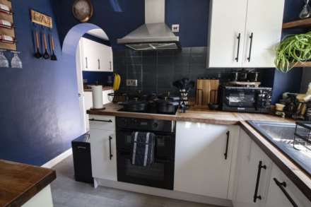 Holly Court, Frome, Image 11