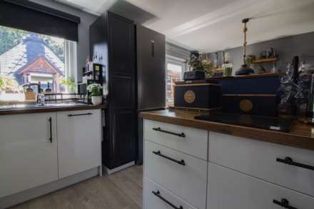 Holly Court, Frome, Image 12