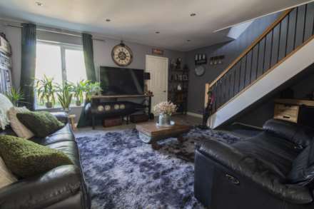 Holly Court, Frome, Image 4