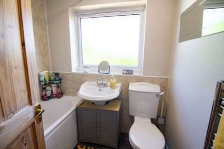 Ludlow Close, Frome, Image 18