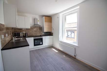 Vallis Way, Frome, Image 3