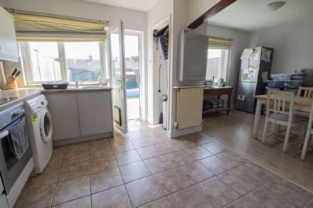 Feltham Drive, Frome, Image 5