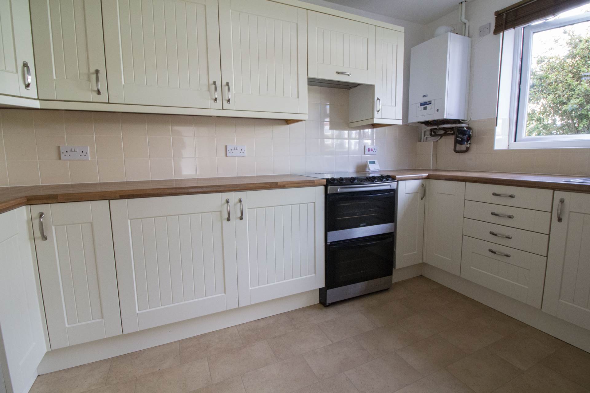 Parkhill Drive, Frome, Image 6