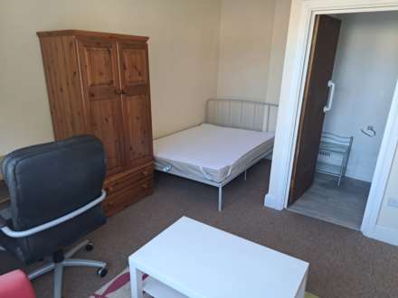 Brynderyn, Elm Tree Avenue, Image 8