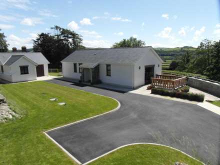 3 Bedroom Bungalow, New Cross, Aberystwyth