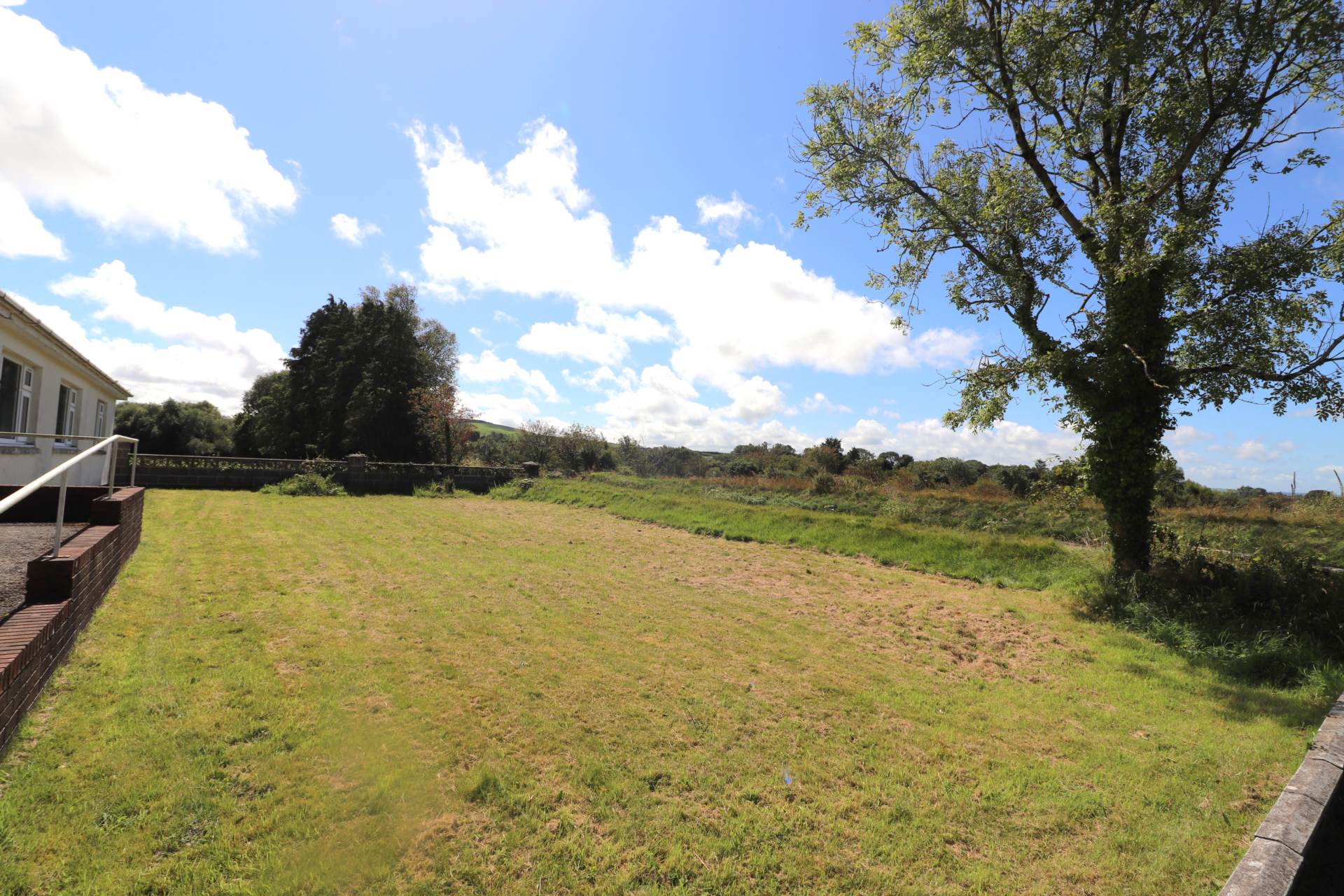 Cross Inn, Llanon, Image 5