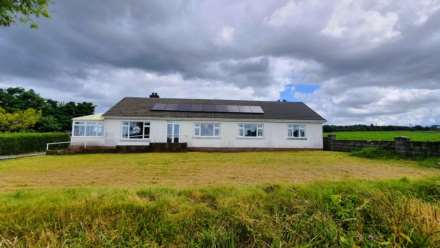 4 Bedroom Bungalow, Cross Inn, Llanon