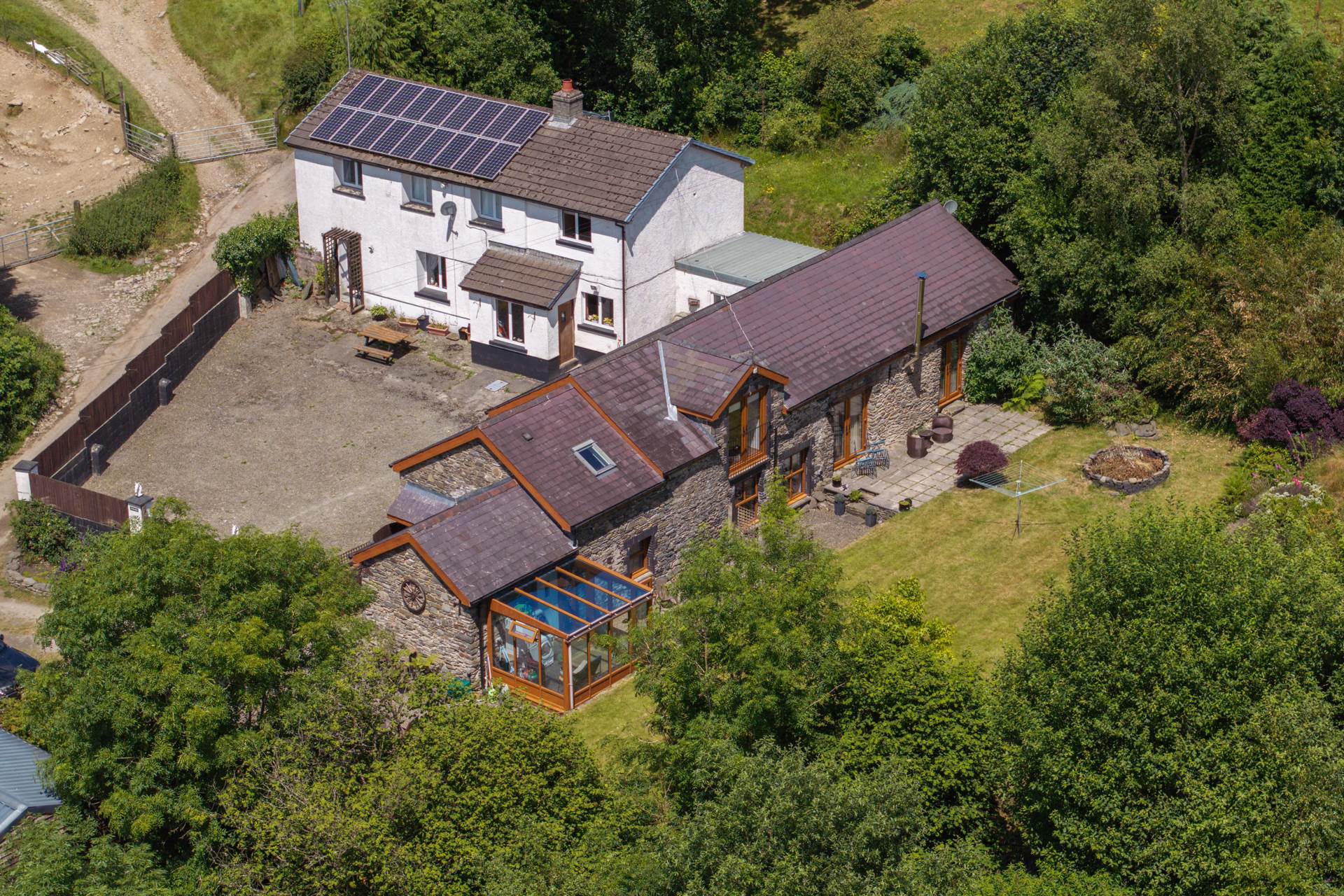 Cwmcarfan, Llanddewi Road, Image 5