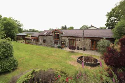 7 Bedroom Farm House, Cwmcarfan, Llanddewi Road