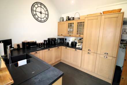 Cwmcarfan, Llanddewi Road, Image 17