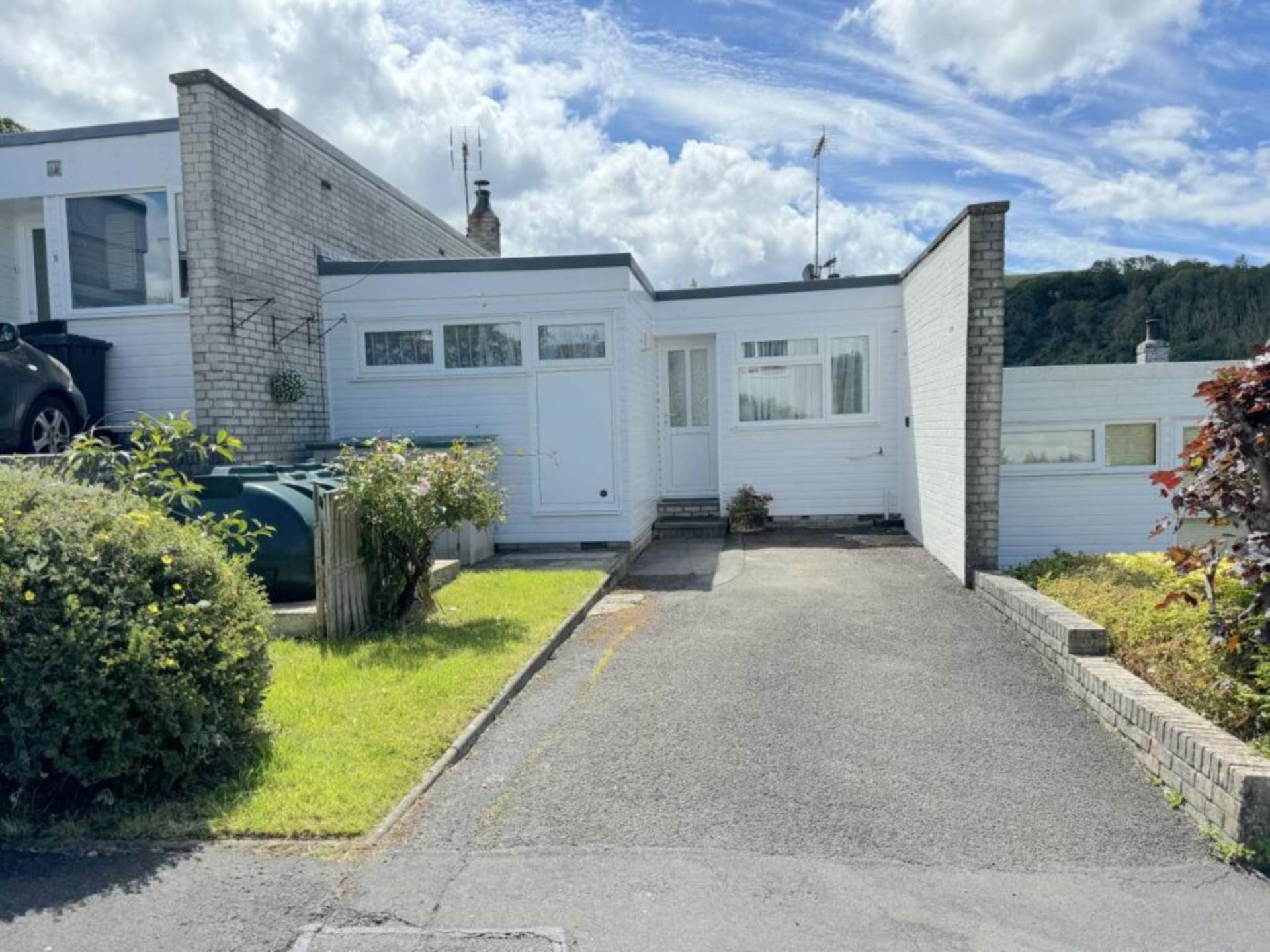 Maes Henllan, Llandre, Image 1