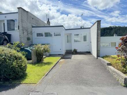 2 Bedroom Terrace, Maes Henllan, Llandre