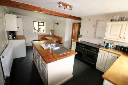 Cwmcarfan, Llanddewi Road, Image 5