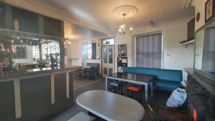 Dyfi Foresters Inn, Machynlleth, Image 9