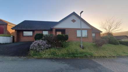 4 Bedroom Bungalow, Maesygarn, Bow Street