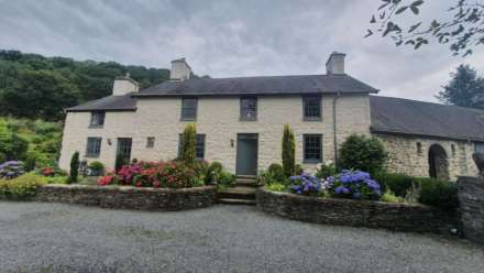 3 Bedroom House, Cemmaes Road