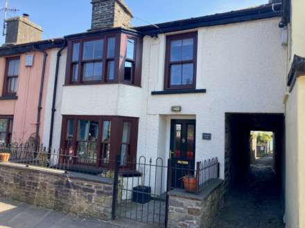 3 Bedroom Terrace, Tregaron