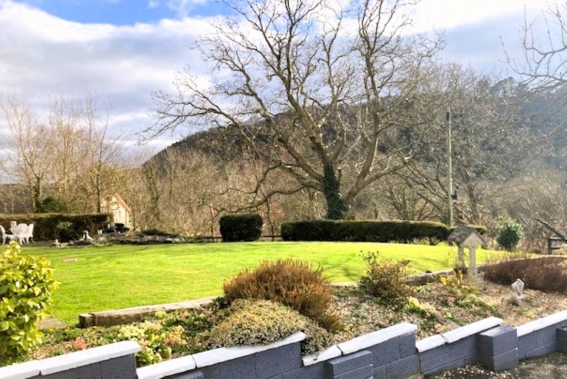 Dolybont, Image 15