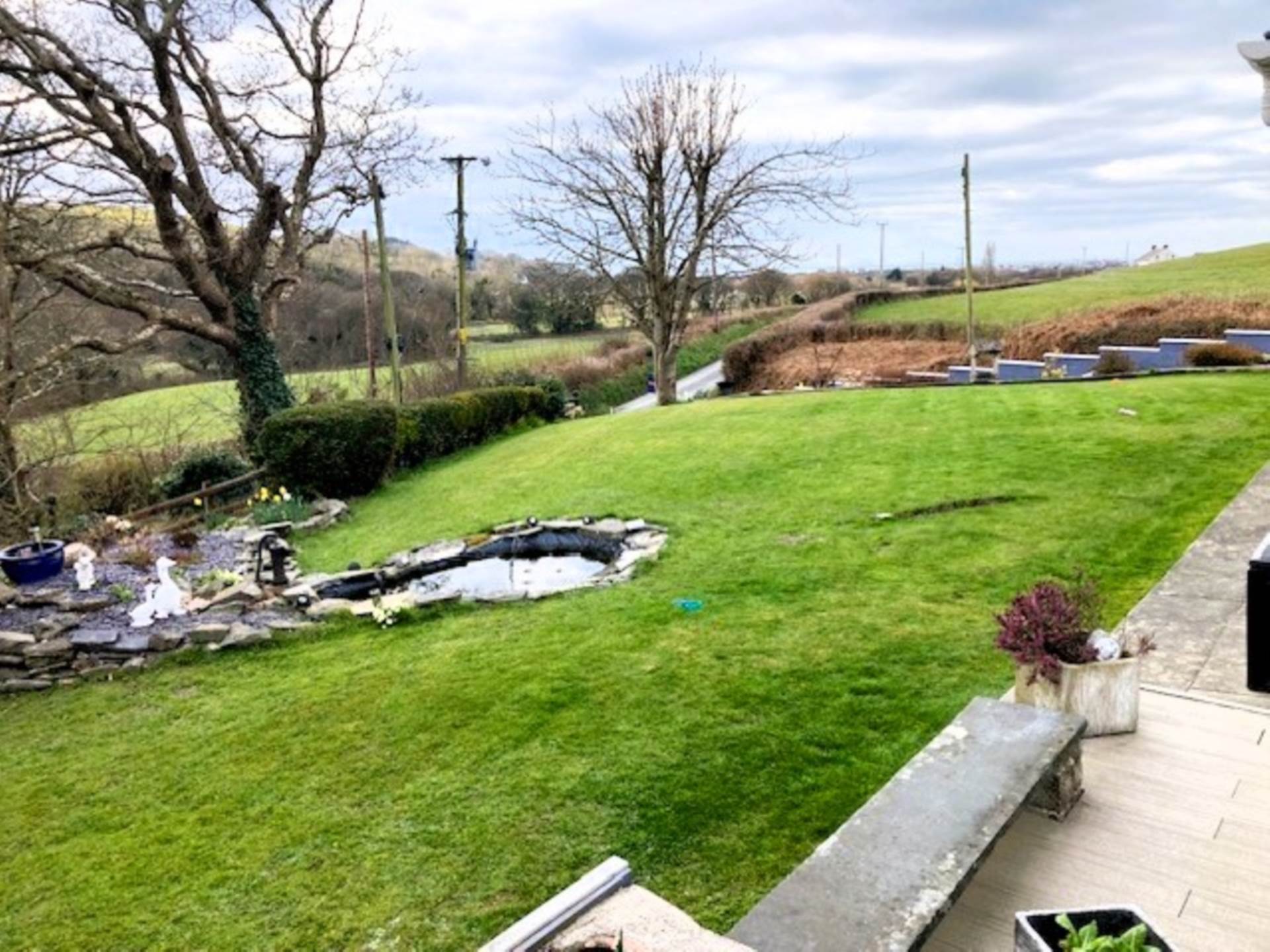 Dolybont, Image 2