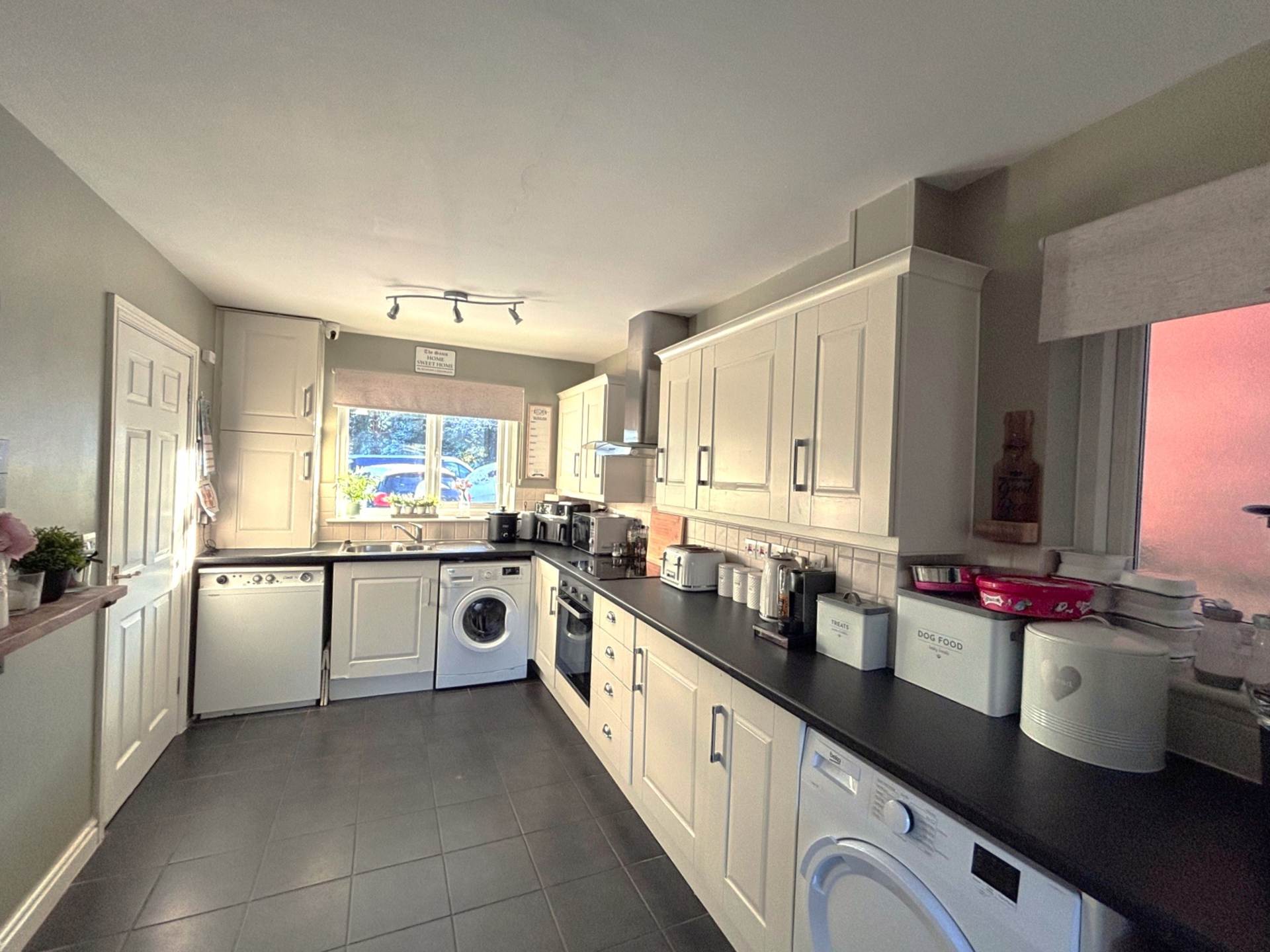 Y Gerddi, Blaenplwyf, Image 4