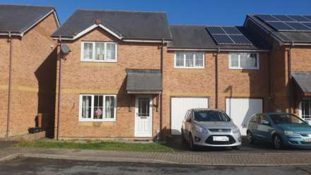 3 Bedroom Semi-Detached, Clos Non, Llanbadarn Fawr