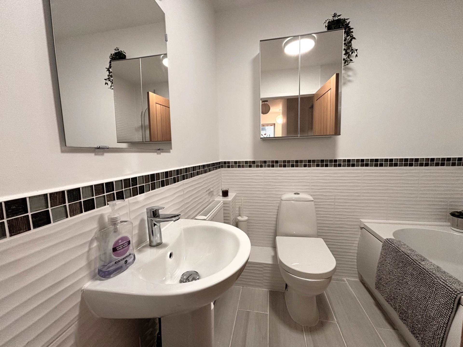 Ger Y Cwm, Penrhyn Coch, Image 12