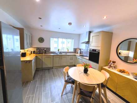 Ger Y Cwm, Penrhyn Coch, Image 2