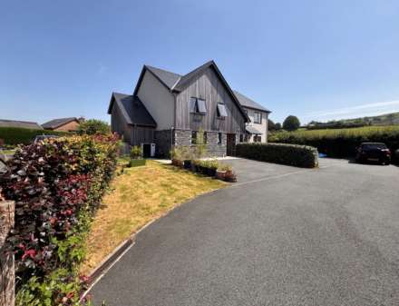 3 Bedroom Semi-Detached, Pencaemawr, Penegoes