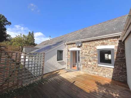 Lovesgrove Farm Stables, Capel Dewi