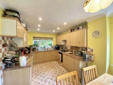 Milton Close, Exmouth, Image 4