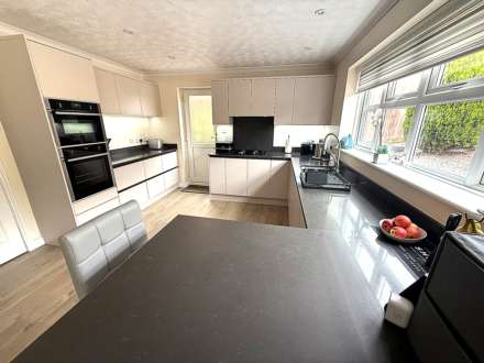 Lincoln Close, Exmouth, Image 5